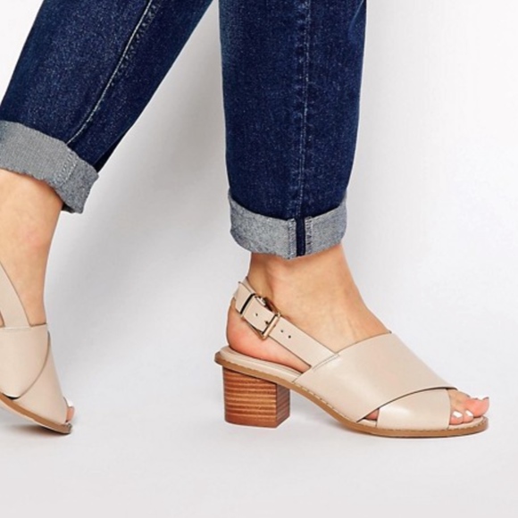 size 9 wide fit sandals